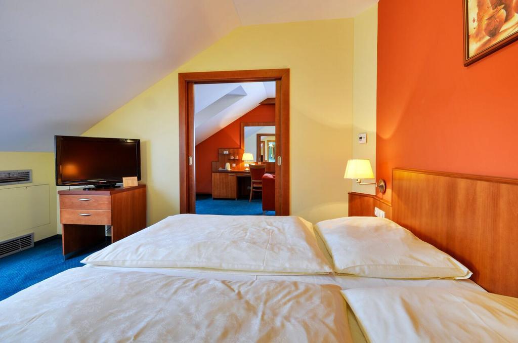Hotel Filipinum Jablonne nad Orlici ห้อง รูปภาพ